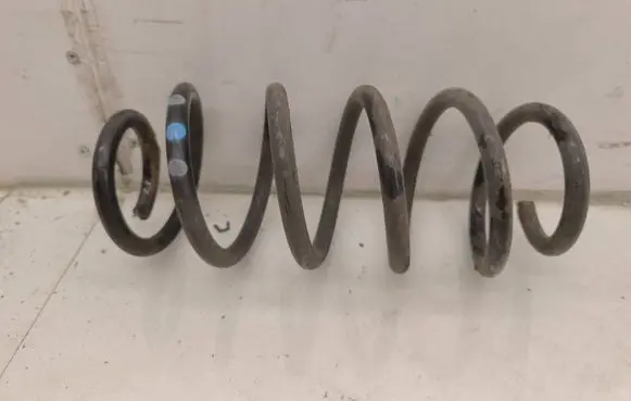 Toyota Auris E180 Rear coil spring