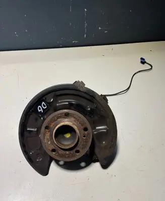 Mercedes-Benz B W246 W242 Rear wheel hub 2460406