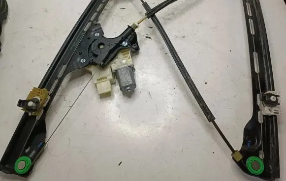 Front door window regulator with motor