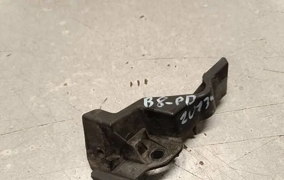 Audi A4 Allroad B8 Front bumper mounting bracket 
