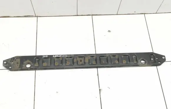 Volvo V60 Radiator mount bracket