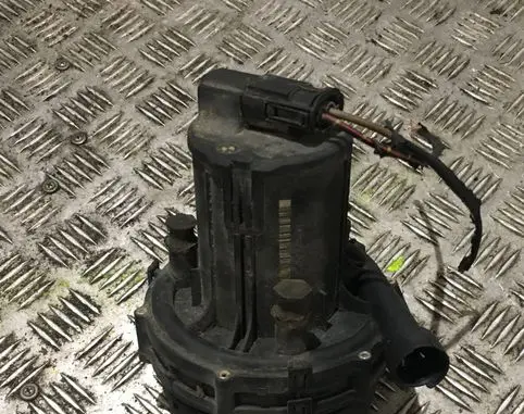 BMW 5 E39 Intake resonator 1433959