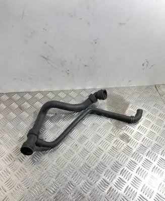 Volkswagen PASSAT B5 Engine coolant pipe/hose 8D0121055J
