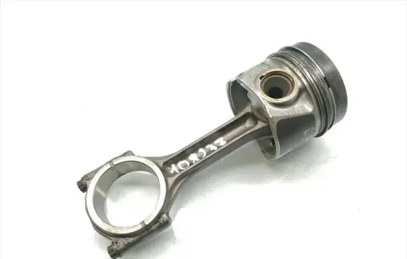 Volkswagen Caddy Piston with connecting rod