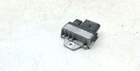 Glow plug pre-heat relay