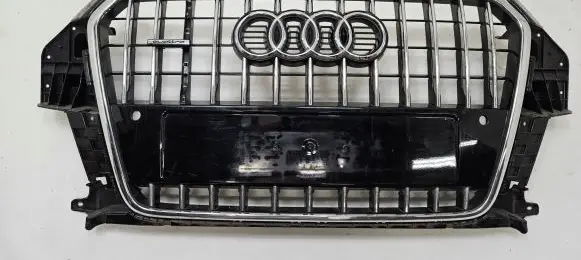 Audi Q3 8U Front bumper upper radiator grill 8U0853653A