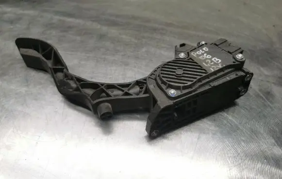 Volkswagen Polo IV 9N3 Accelerator throttle pedal 6Q2721503E