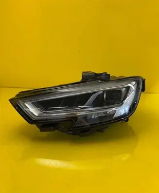 Audi A3 S3 8V Headlight/headlamp 8V0941035