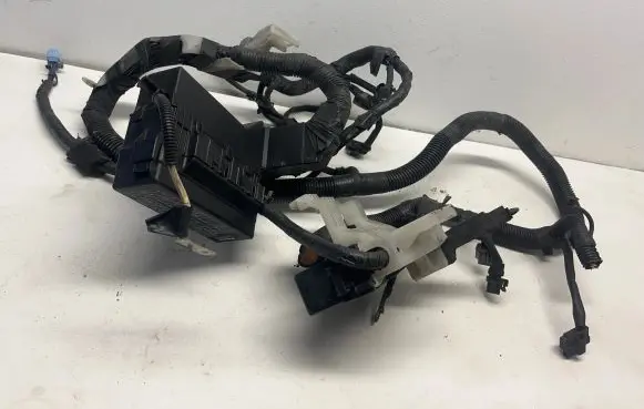 Nissan Qashqai Fuse box set 24382AU010 71543266YA2