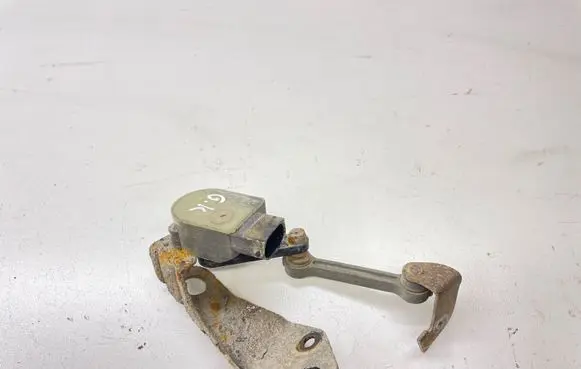 Headlight/headlamp level sensor