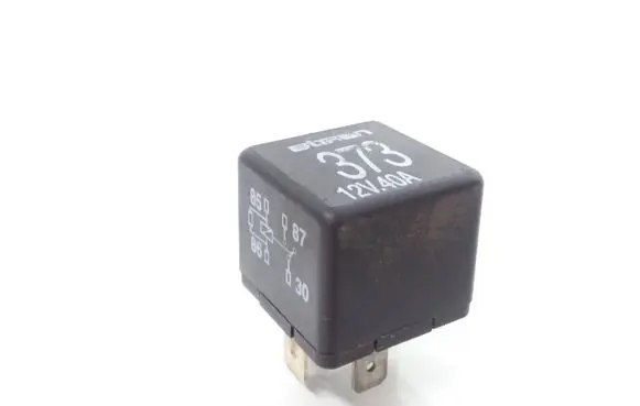Audi A6 S6 C5 4B Other relay 8D0951253A 373