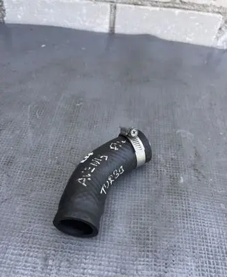 Toyota Avensis T220 Turbo air intake inlet pipe/hose 011025