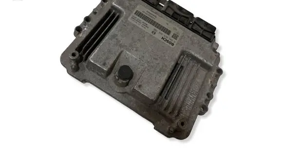 Suzuki Grand Vitara II Engine control unit/module 8200518648 0281015322 8200904029