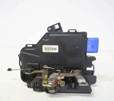Seat Altea XL Front door lock 3D1837016