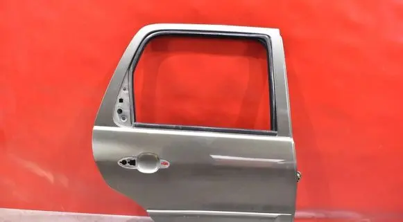 Mazda Tribute Rear door
