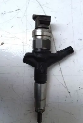 Subaru Impreza III Fuel injector 16613AA020