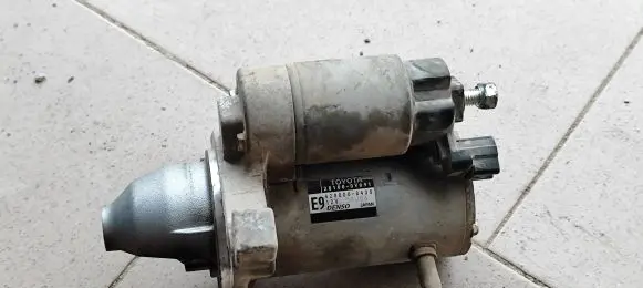 Toyota Yaris Starter motor 281000Y091 03U06 4280008435