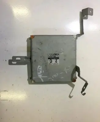 Nissan Patrol Y61 Engine control unit/module 23710VB400