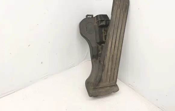 Volkswagen PASSAT B6 Accelerator throttle pedal bracket 1K1721503L
