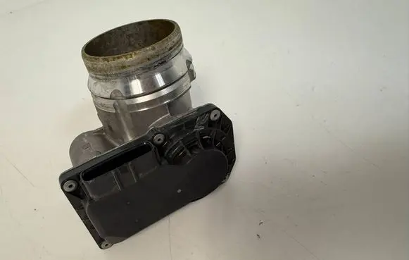Volvo V60 Throttle valve 31293736