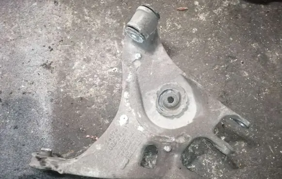 Audi A4 S4 B7 8E 8H Coil spring/strut mount 