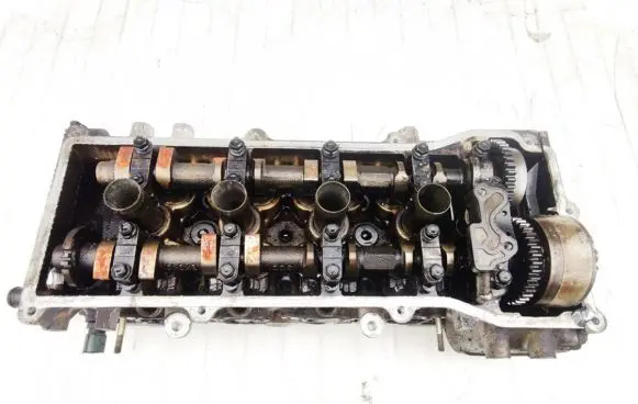 Nissan Micra Engine head 
