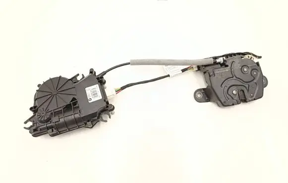 BMW 2 F46 Tailgate/trunk/boot lock/catch/latch 7348530 7348531