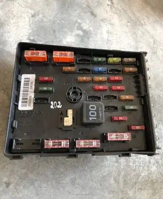 Volkswagen PASSAT B6 Fuse module 3C0937125 63592777