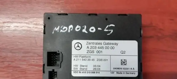 Mercedes-Benz C W203 Gateway control module A2034450000