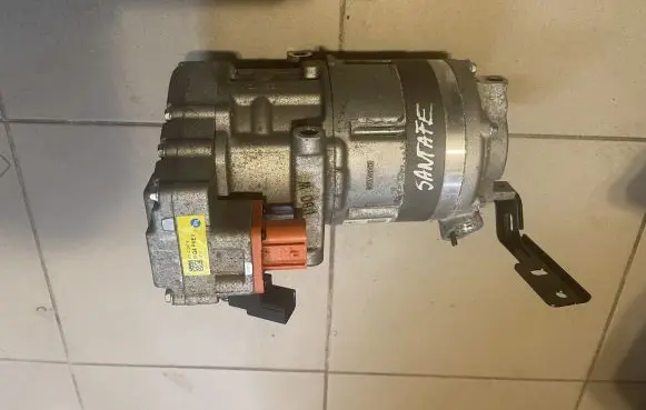 Hyundai Santa Fe Air conditioning (A/C) compressor (pump) 977E1P4500 HES33