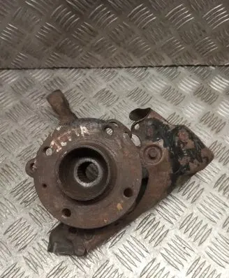 Volkswagen Jetta II Front wheel hub