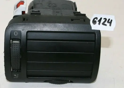 Volkswagen PASSAT B5 Dash center air vent grill 3B0819704A