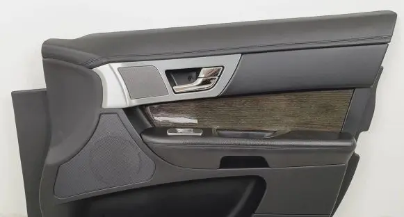 Jaguar XF X250 Front door card panel trim 8X23-5423712-E