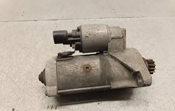 Volkswagen PASSAT B8 Starter motor 02E911023T