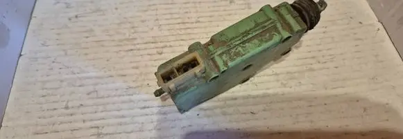 Volkswagen Transporter - Caravelle T4 Central locking motor 403681 701959783