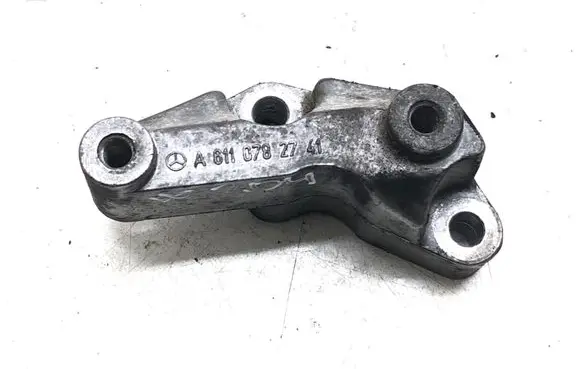 Mercedes-Benz C W204 Engine mounting bracket A6110782741