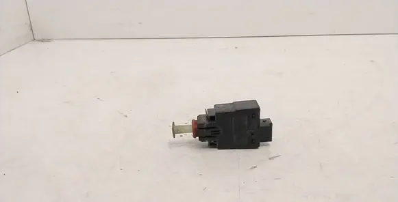 BMW 3 E36 Brake pedal sensor switch 8360420