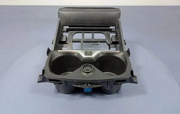 Glove box