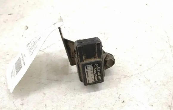Mercedes-Benz C W202 Air pressure sensor 0105429917 A0105429917