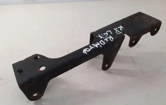 Radiator mount bracket