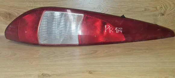 Ford Mondeo Mk III Rear/tail lights 1S7113405C