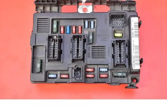 Peugeot 206 CC Fuse box set 9650618380