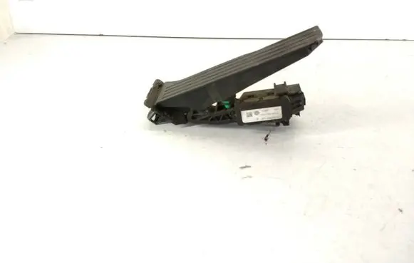 Volkswagen PASSAT B6 Accelerator throttle pedal 1K1723503L 6PV00860001