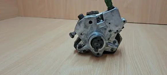 Volvo V50 Fuel injection high pressure pump 0445010111