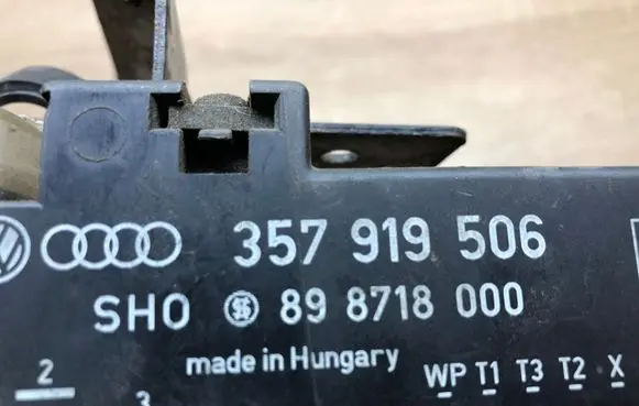 Volkswagen Sharan Coolant fan relay 357919506