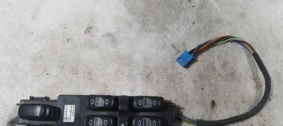 Mercedes-Benz S W220 Electric window control switch 2208201010