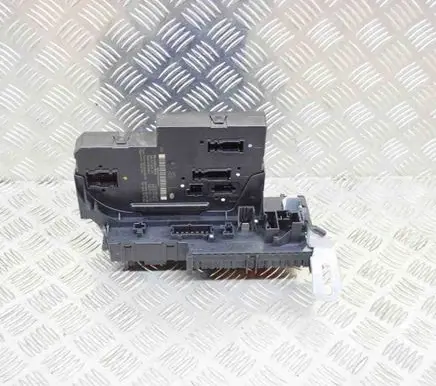 Mercedes-Benz E W212 Fuse module A2129015001 A2129004901