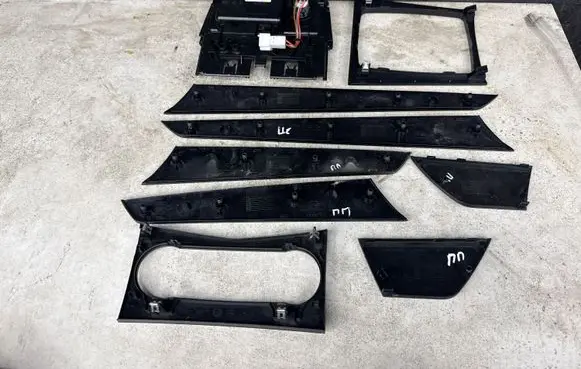 Mercedes-Benz C W204 Interior decorative trim set A2046801350 A2046800039 A2046800390
