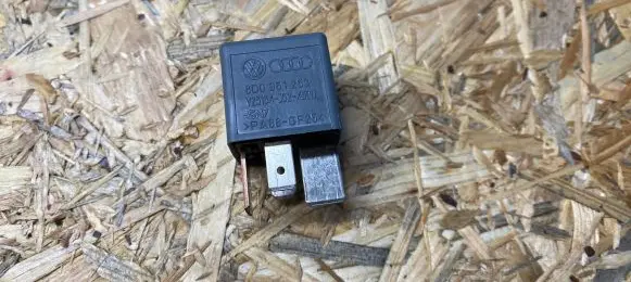 Audi A6 S6 C6 4F Other relay 8D0951253