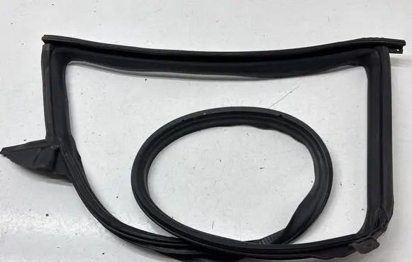 Tesla Model 3 Rear door rubber seal (on body) 1090499 1090499500L